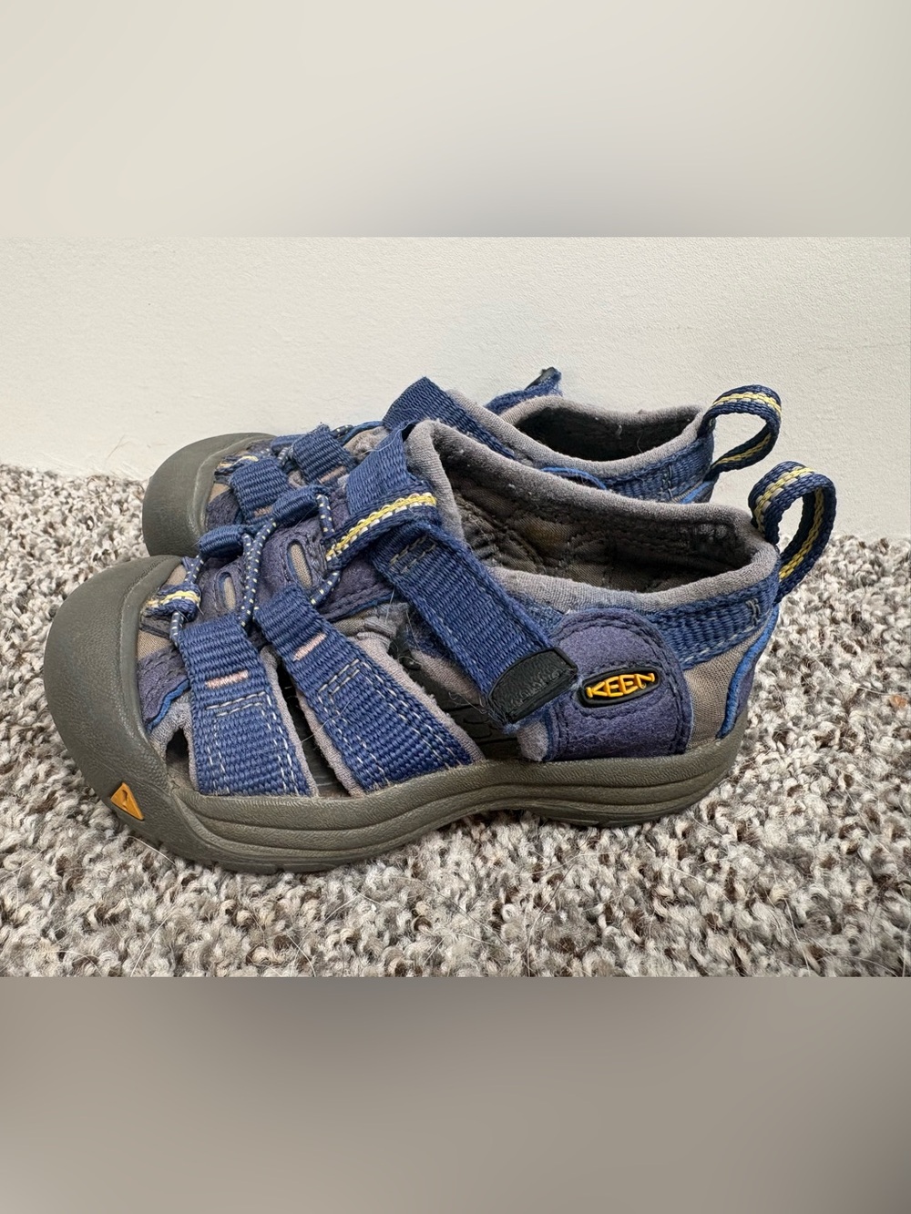 Keen Waterproof Hiking Sandal Navy Blue and Gray No Tie Velcro Sandal Size 5c